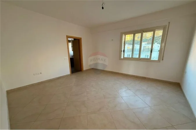 Vlore, shitet apartament+verande | Penthouse 2+1+Ballkon Kati 10, 220 m² 350.000 € (Tek Rrapi)