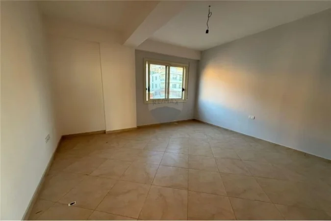 Vlore, shitet apartament+verande | Penthouse 2+1+Ballkon Kati 10, 220 m² 350.000 € (Tek Rrapi)