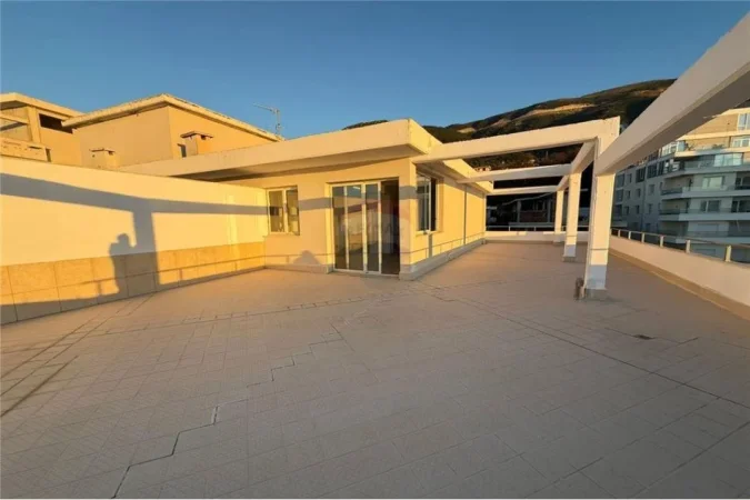 Vlore, shitet apartament+verande | Penthouse 2+1+Ballkon Kati 10, 220 m² 350.000 € (Tek Rrapi)
