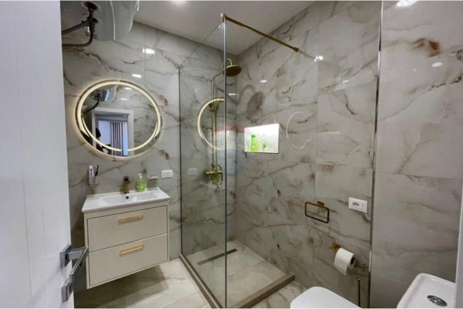 Tirane, jepet me qera apartament 2+1+Aneks+Ballkon Kati 4, 108 m² 800 € (Zogu Zi)