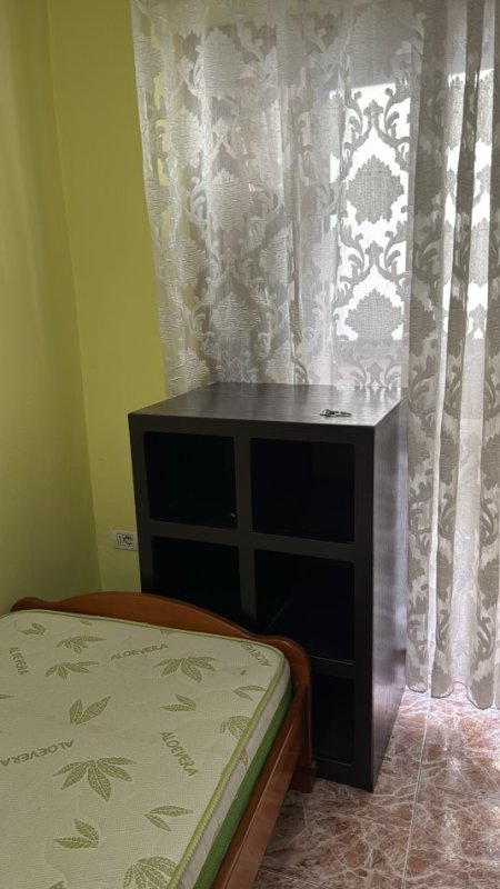 Tirane, Kerkojme 1 vajze per ndarje qeraje 88 €