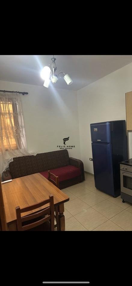 Tirane, jepet me qera apartament 1+1+Ballkon Kati 1, 40 m² 300 € (SIRI KODRA)