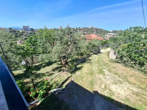 Vlore, shitet Vile 3 Katshe , 500 m² 195.000 € (R.Ded Gjon Luli)