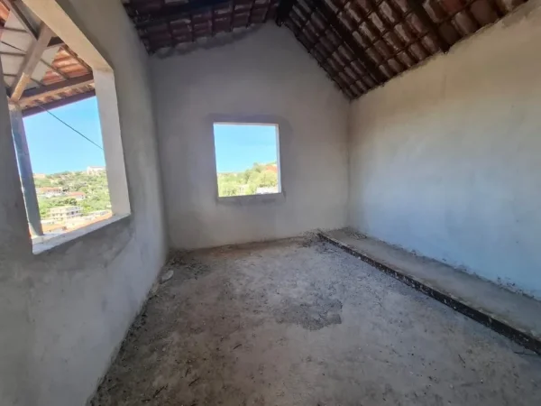 Vlore, shitet Vile 3 Katshe , 500 m² 195.000 € (R.Ded Gjon Luli)