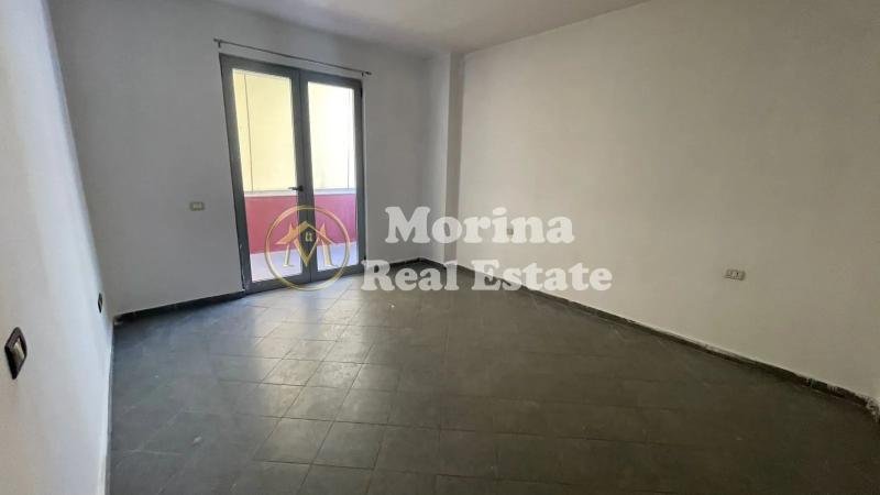 Tirane, jepet me qera apartament 2+1 Kati 2, 120 m² 350 € (Fresku)