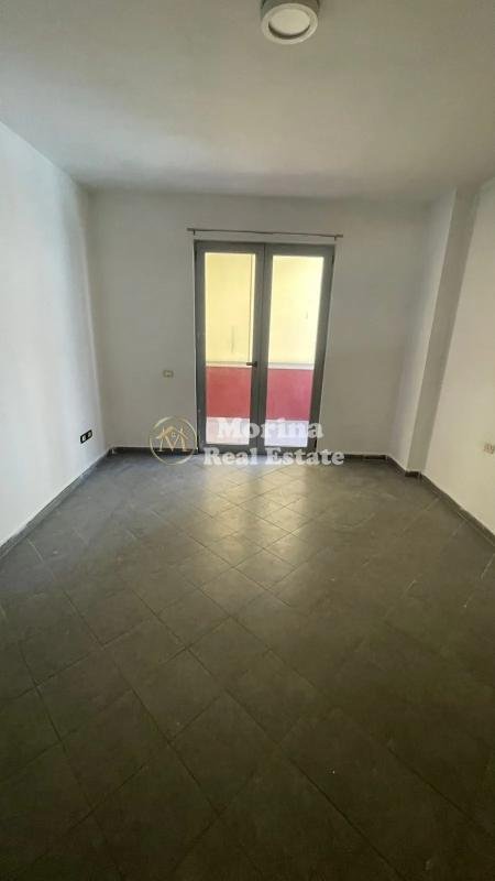 Tirane, jepet me qera apartament 2+1 Kati 2, 120 m² 350 € (Fresku)