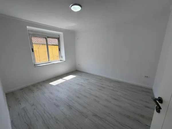 Tirane, shitet apartament 2+1 Kati 2, 64 m² 146.000 € (Harry Fultz Rruga Asim Vokshi)