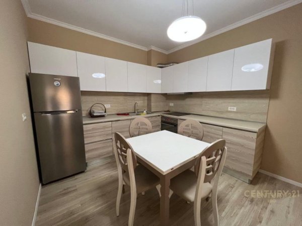Tirane, jepet me qera apartament 2+1 Kati 3, 90 m² 650 € (Rruga Selite e Vjeter)