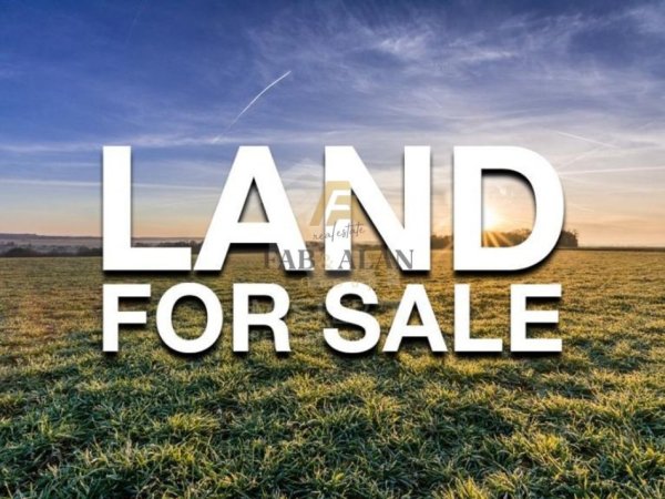 Tirane, shitet toke , 4.700 m² 376.000 € (Petrele)