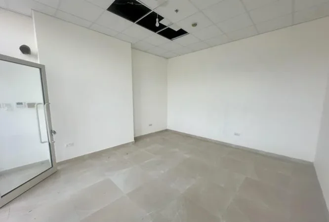 Tirane, jepet me qera dyqan Kati 0, 40 m² 500 € (don bosko)