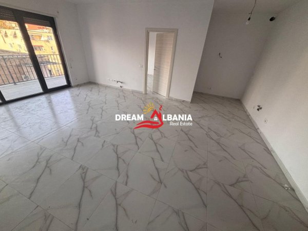 Tirane, jepet me qera apartament Kati 3, 113 m² 780 € (Tek Myslym Shyri - ID 42215012)