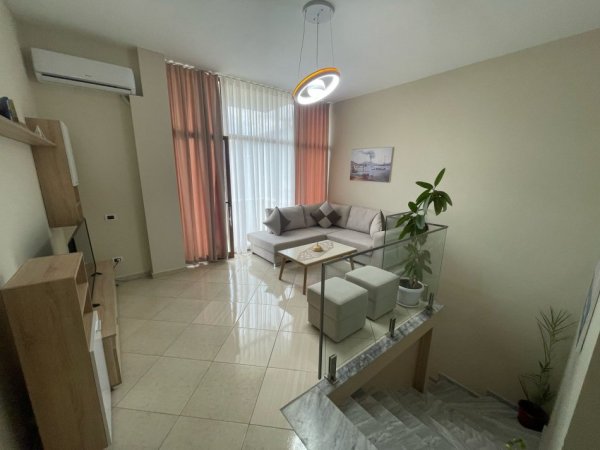 Tirane, jepet me qera 2+1+Ballkon , 90 m² 500 € 