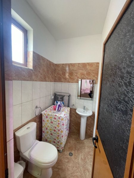 Tirane, jepet me qera 2+1+Ballkon , 90 m² 500 € 
