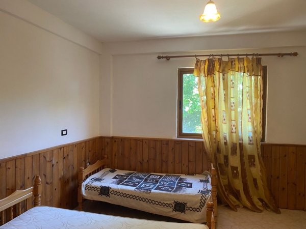 Tirane, jepet me qera apartament 2+1 Kati 2, 120 m² 350 € (5 Maji)