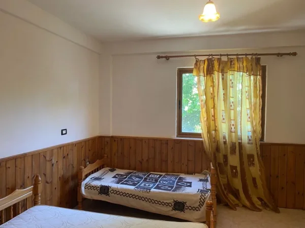 Tirane, jepet me qera apartament 2+1 Kati 2, 120 m² 350 € (5 Maji)