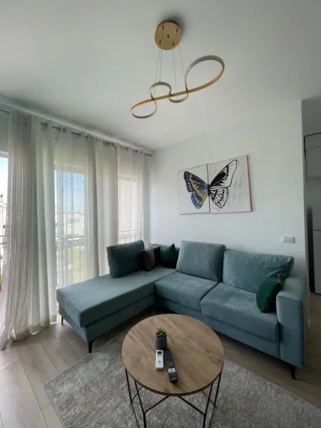 Tirane, jepet me qera apartament 1+1+Ballkon Kati 8, 58 m² 470 € (Ish Fusha Aviacionit)