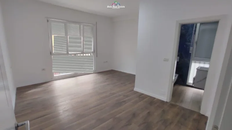 Tirane, jepet me qera zyre Kati 2, 94 m² 800 € (komuna e parisit)