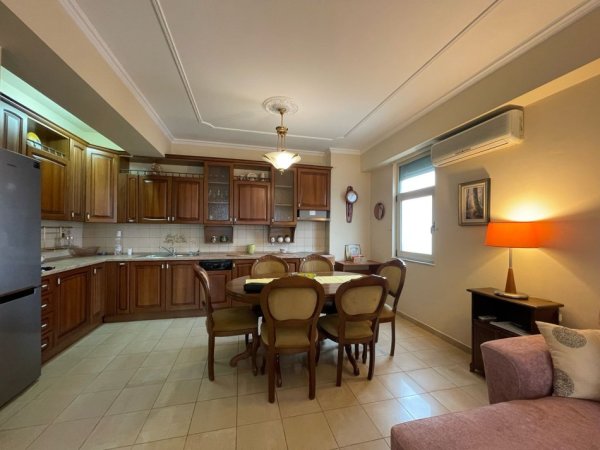 Tirane, jepet me qera apartament 2+1+Ballkon Kati 7, 800 € (Rruga Brigada VIII)