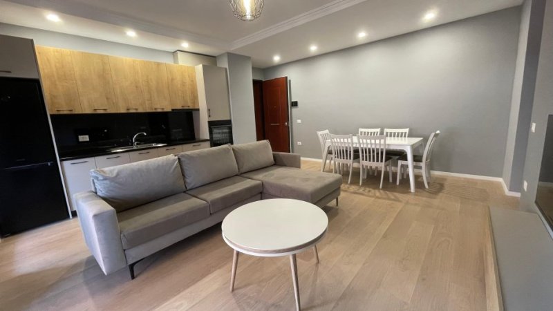 Tirane, jepet me qera apartament 1+1+Ballkon Kati 6, 74 m² 800 € (Kompleksi Delijorgji)