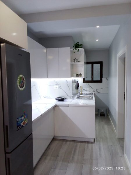 Tirane, jepet me qera apartament 2+1 Kati 5, 95 m² 850 € ( JEPET ME QERA SUPER APARTAMENT 2+1 TEK 21 DHJETORI)