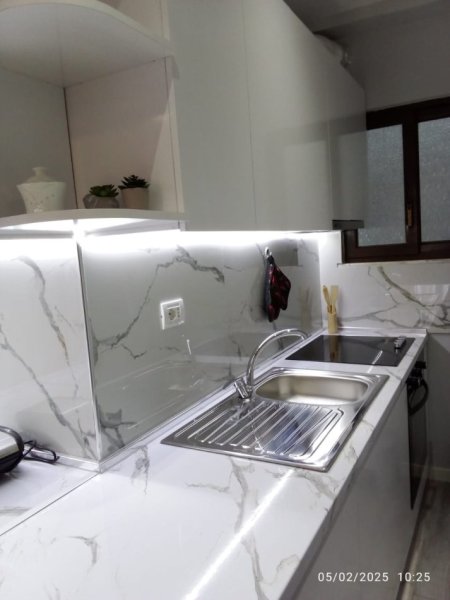 Tirane, jepet me qera apartament 2+1 Kati 5, 95 m² 850 € ( JEPET ME QERA SUPER APARTAMENT 2+1 TEK 21 DHJETORI)