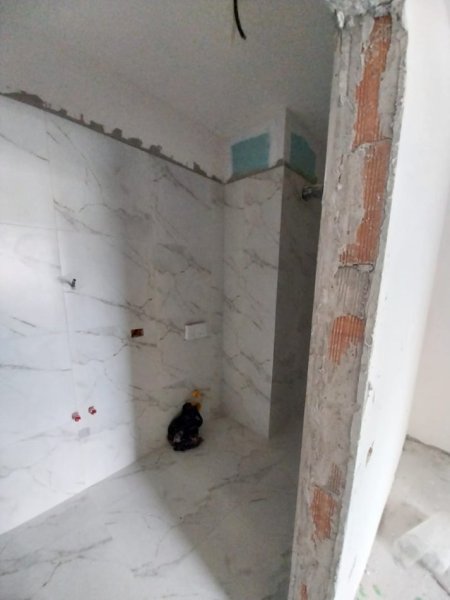 Tirane, shitet apartament 2+1+Ballkon Kati 4, 105 m² 242.420 € (Bulevardi Bajram Curri)