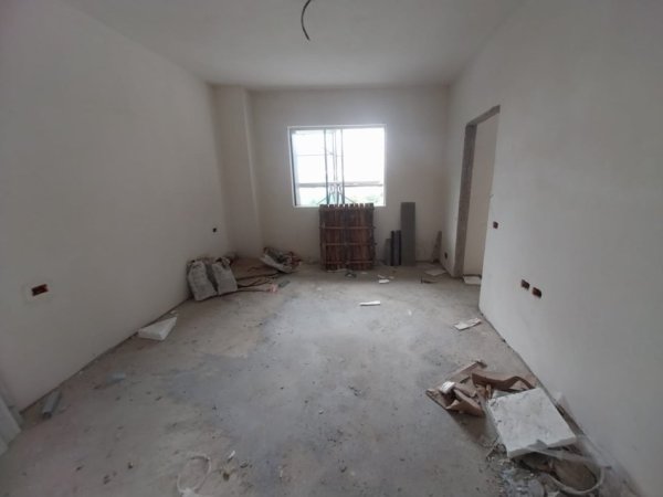 Tirane, shitet apartament 2+1+Ballkon Kati 4, 105 m² 242.420 € (Bulevardi Bajram Curri)