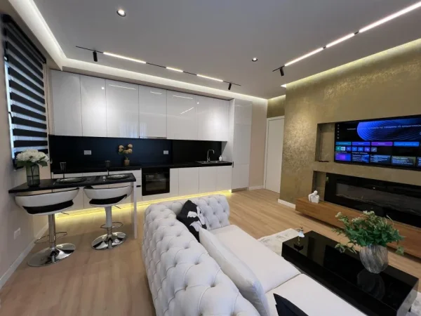 Tirane, shitet apartament 2+1+Ballkon Kati 3, 107 m² 275.000 € (Pazari i Ri)