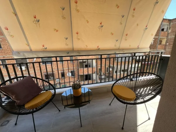 Tirane, shitet apartament 2+1+Ballkon Kati 3, 107 m² 275.000 € (Pazari i Ri)