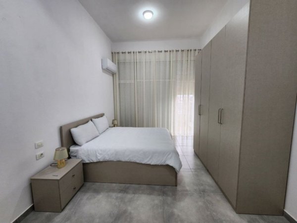 Tirane, jepet me qera Vile 2+1 Kati 1, 300 m² 1.700 € (Kodra e Diellit)