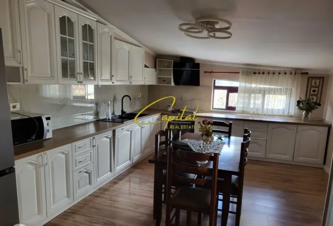 Tirane, jepet me qera apartament 2+1 Kati 6, 113 m² 600 € (SELVIA)