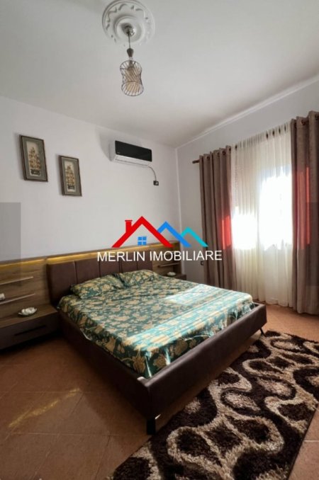 Tirane, jepet me qera apartament 2+1+Ballkon Kati 2, 90 m² 450 € (RRUGA YMER BEQIRI)