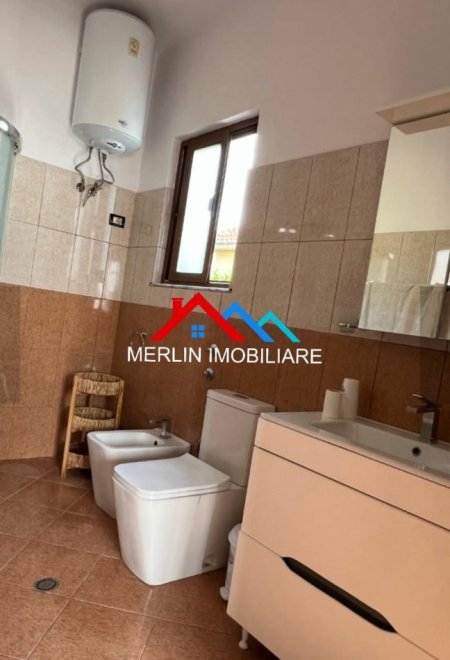 Tirane, jepet me qera apartament 2+1+Ballkon Kati 2, 90 m² 450 € (RRUGA YMER BEQIRI)