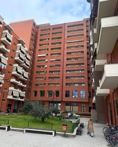 Tirane, shitet apartament 3+1+Ballkon Kati 8, 125 m² 250.000 € (RRUGA E KAVAJES)