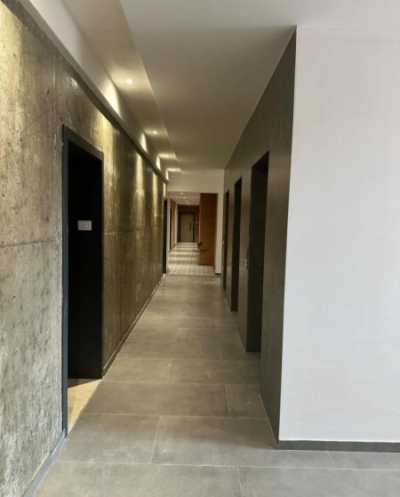 Tirane, shitet apartament 3+1+Ballkon Kati 8, 125 m² 250.000 € (RRUGA E KAVAJES)