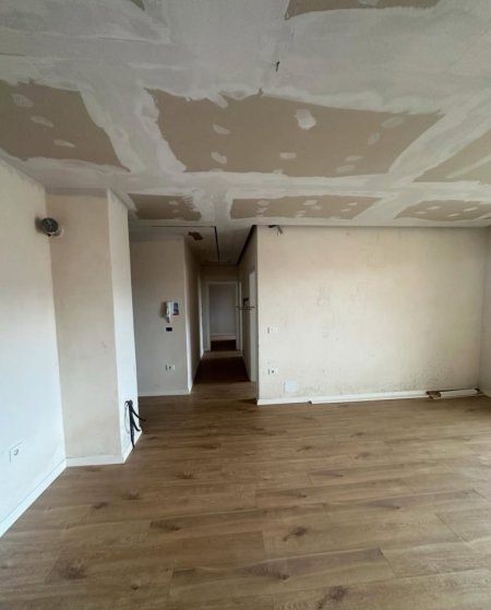 Tirane, shitet apartament 3+1+Ballkon Kati 8, 125 m² 250.000 € (RRUGA E KAVAJES)