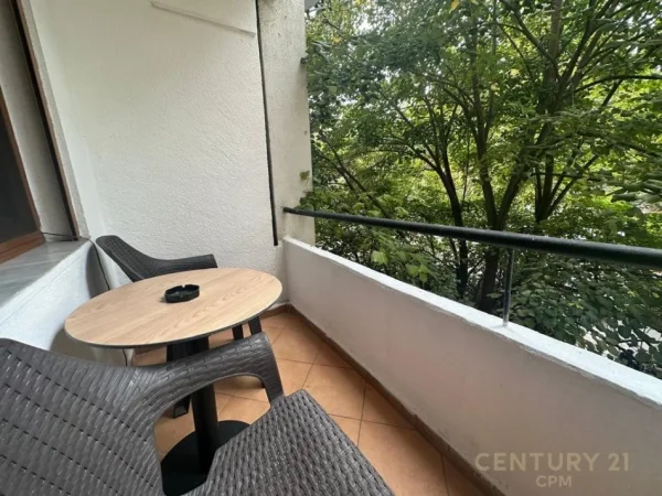 Tirane, jepet me qera zyre Kati 1, 70 m² 860 € (Qender)