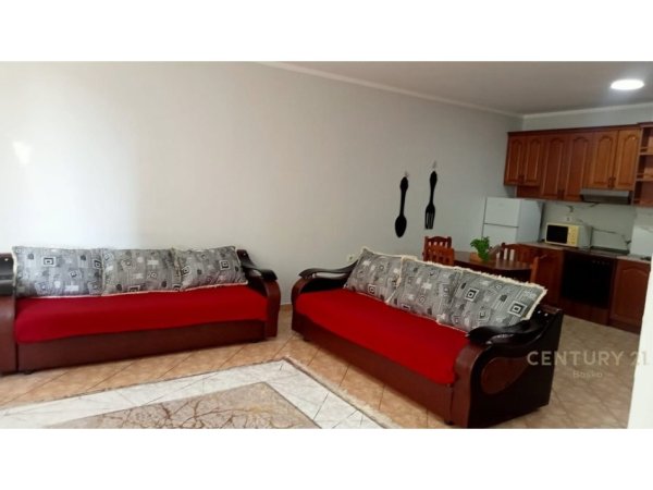 Tirane, jepet me qera apartament 1+1 Kati 2, 75 m² 450 € (Don Bosko)