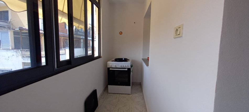 Tirane, shitet apartament 1+1 Kati 5, 56 m² 85.000 € (Ali Dem)