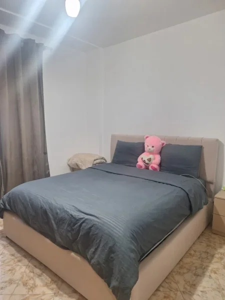 Tirane, jepet me qera apartament 1+1+Ballkon Kati 4, 60 m² 400 € (5 MAJI)