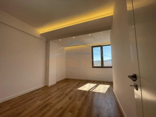 Tirane, shitet apartament 2+1 Kati 10, 101 m² 227.000 € (Rruga e Kavajes)