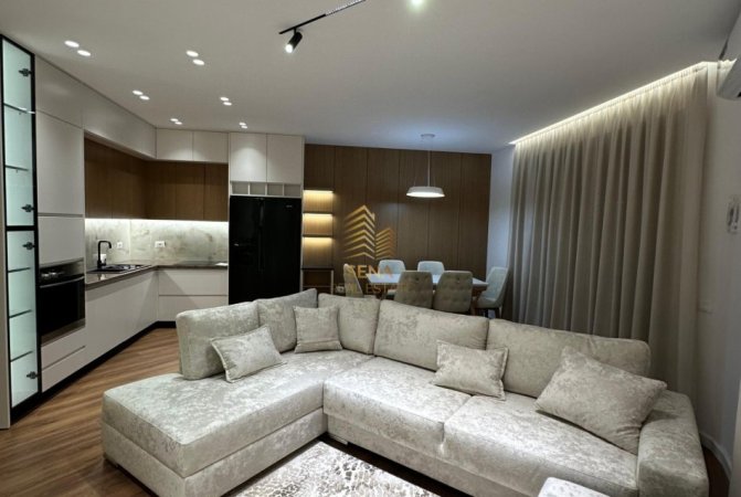 Tirane, jepet me qera apartament 2+1+Ballkon Kati 2, 118 m² 1.300 € (Rruga Liqeni i thate)