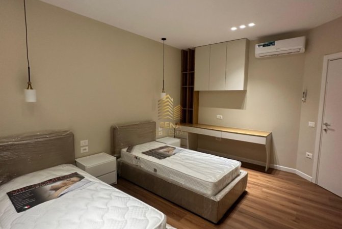 Tirane, jepet me qera apartament 2+1+Ballkon Kati 2, 118 m² 1.300 € (Rruga Liqeni i thate)