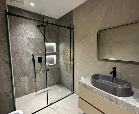 Tirane, jepet me qera apartament 2+1+Ballkon Kati 2, 118 m² 1.300 € (Rruga Liqeni i thate)