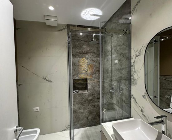 Tirane, jepet me qera apartament 2+1+Ballkon Kati 2, 118 m² 1.300 € (Rruga Liqeni i thate)