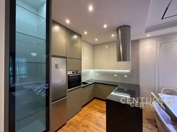 Tirane, jepet me qera apartament 2+1 Kati 8, 109 m² 1.500 € (21 dhjetori)