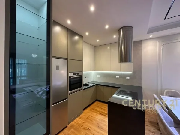 Tirane, jepet me qera apartament 2+1 Kati 8, 109 m² 1.500 € (21 dhjetori)