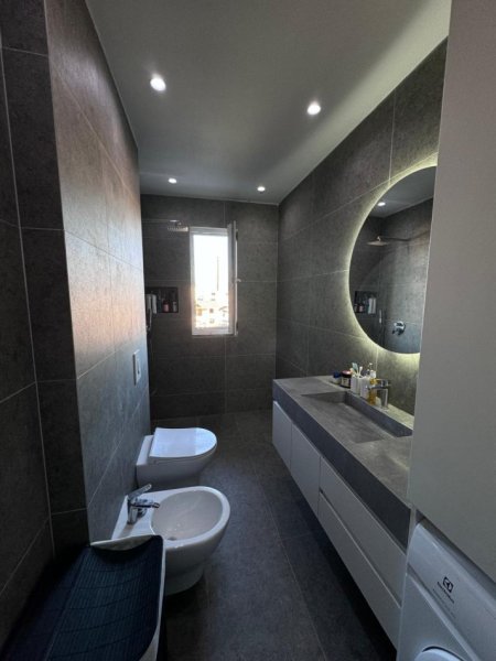 Tirane, shitet apartament 1+1 Kati 4, 74 m² 135.000 € (Rruga Osman Jonuzi)