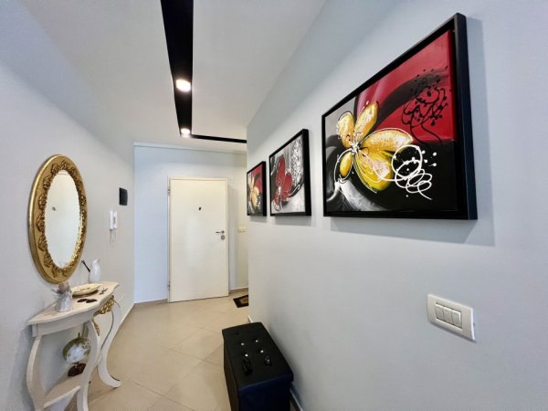Tirane, shitet apartament 1+1+Ballkon , 72 m² 110.000 € (ÇOLLAK)