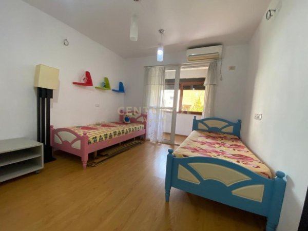 Tirane, jepet me qera apartament 2+1 Kati 4, 85 m² 401 € (Ali demi)